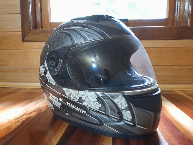 Capacete feminino