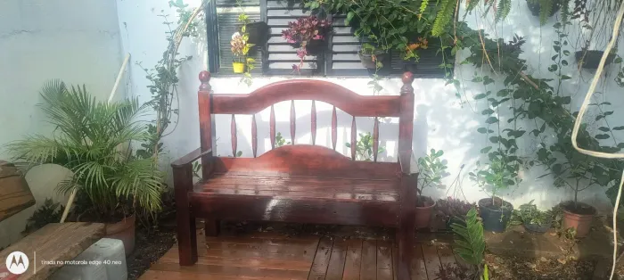 Banco rústico