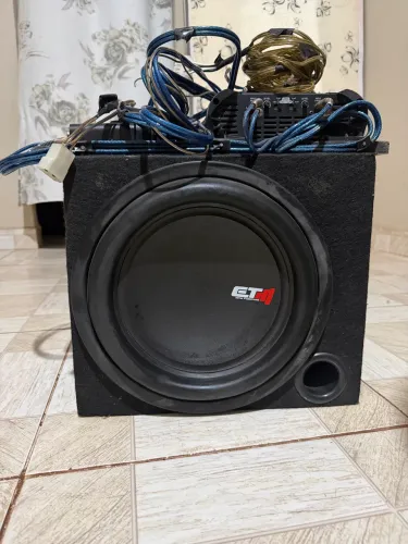 Sistema de Grave Automotivo - Subwoofer ETM 12? 650W RMS + Amplificador Stetsom 900W RMS