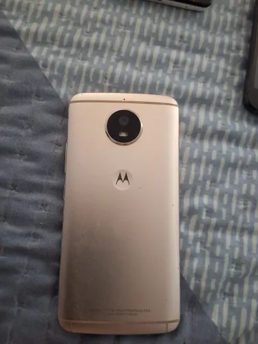 Vende-se celulares com defeito
