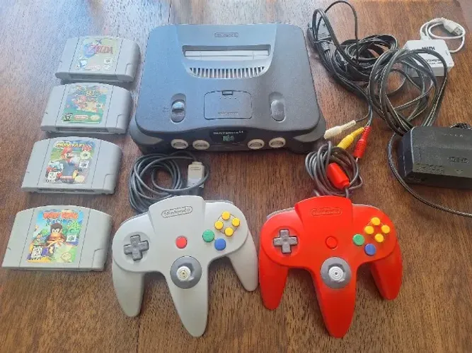 Nintendo 64 +controles + Ocarina of Time; Super Mario 64; Mario Kart 64; Diddy Kong Racing