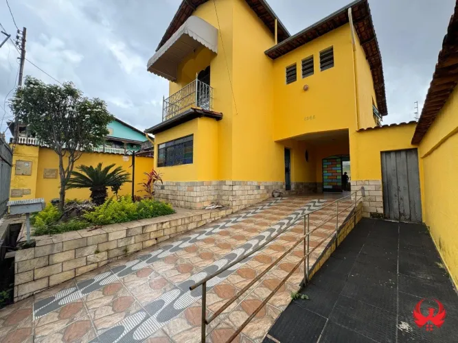 Casa com 4 quartos para locação no Novo Progresso