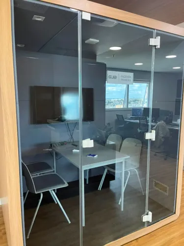 CABINE ACUSTICA PARA 4 PESSOAS