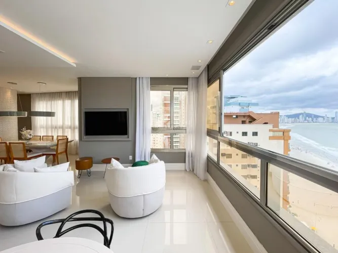 Apartamento com 05 suítes à venda no edifício Apogee Cechinel em Balneário Camboriú