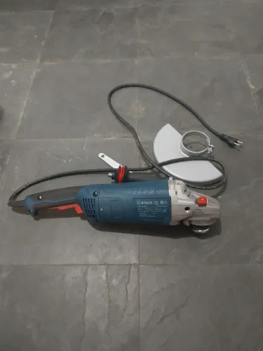 Esmerilhadeira Bosch 220 volts, 1.800 wats NOVO