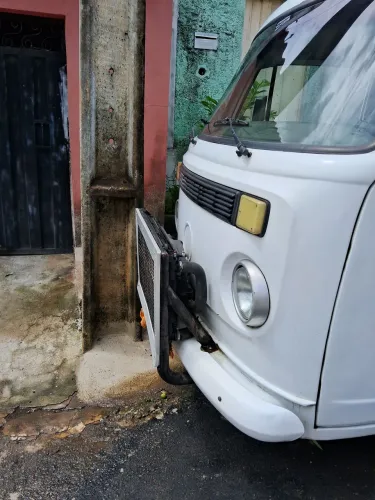 Volkswagen Kombi Lotação 1.6 MPI (álcool) 2005
