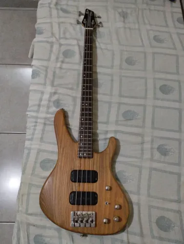Baixo washburn XB 900 Americano 