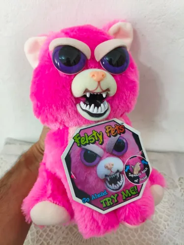 Pelúcia feisty pets gata rosa