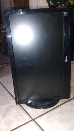 Monitor conforme as.fotos. LG