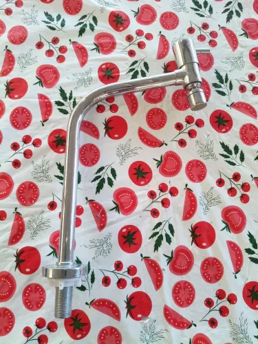 Torneira de inox com saída articulada