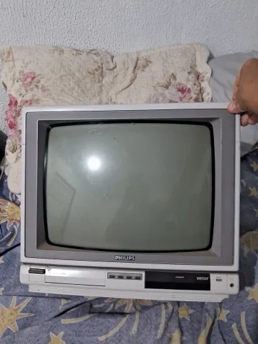 Tv antiga nao funciona pra concerto 