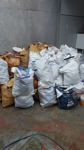 Doação de cascalho de construção LIMPO e ENSACADO