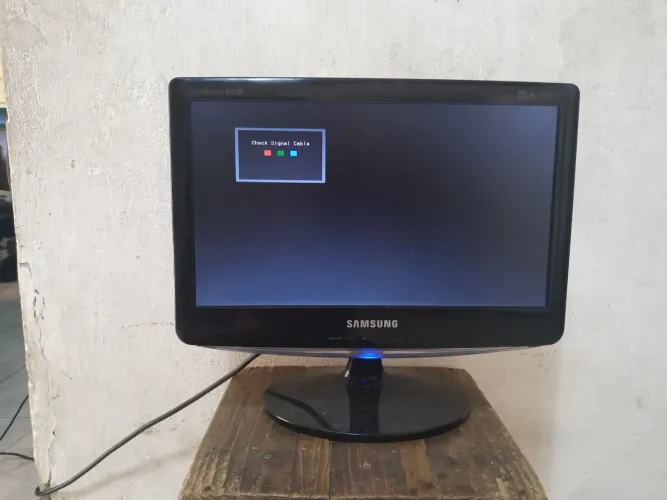 Monitor Samsung "16" Polegadas