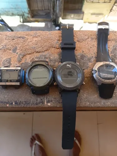 Vende-se esses relógios, todos faltam a pilha e pulseira