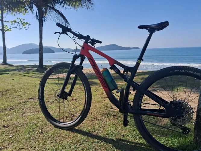 Bike Oggi catura tamanho 19 carbono