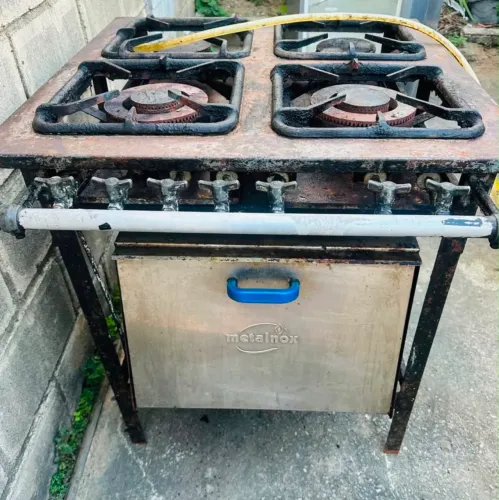 Fogão industrial 4 bocas com forno