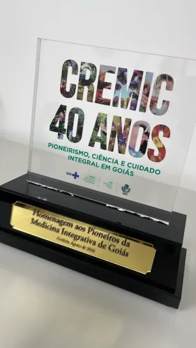 TROFEU EM ACRILICO