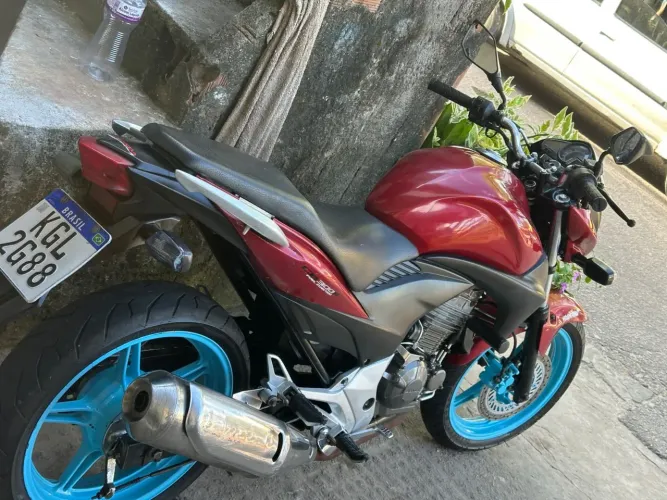 CB300r 2010 PEGAR E ANDAR