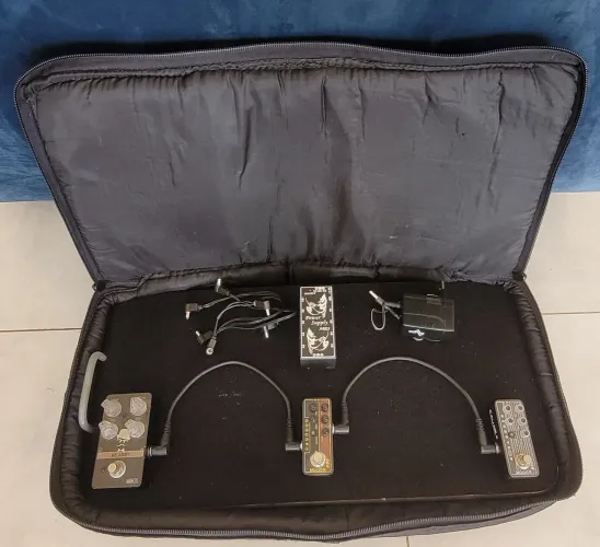 Troco por Notebook bord com pedais de guitarra pronto pra uso