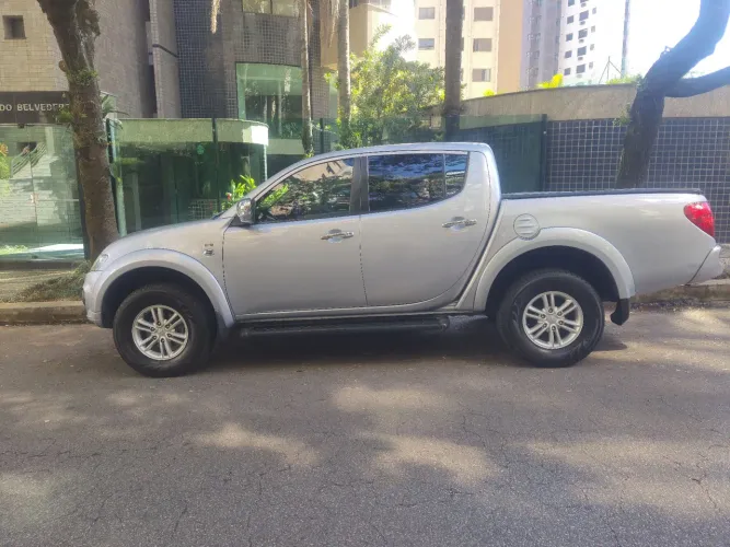 Mitsubishi L200 Triton HPE 3.2 CD TB Int.diesel AUT 2015