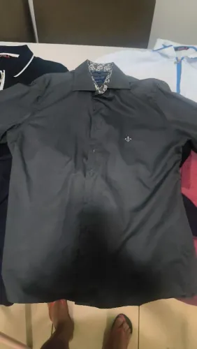Vendo camisas semi-novas, leia a descrição, vendo cada uma separada!!