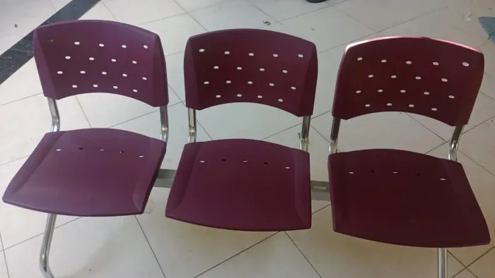 Trio de Cadeiras Longarina em Polipropileno