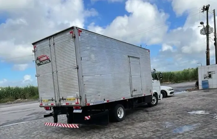 Frete disponível caminhão baú grande preço justo