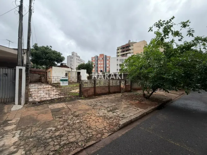 Terreno a venda na Zona 07 - Maringá/PR