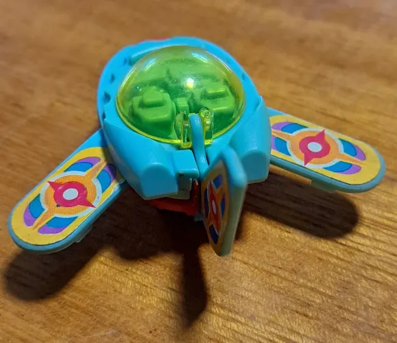 NAVE ESPACIAL BRINQUEDO MINIATURA KINDER OVO