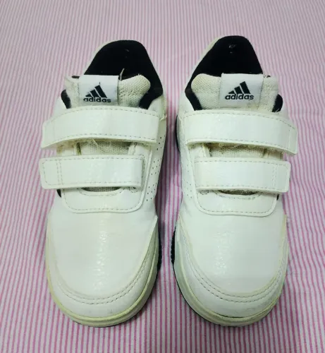 Tênis Adidas Branco tamanho 24