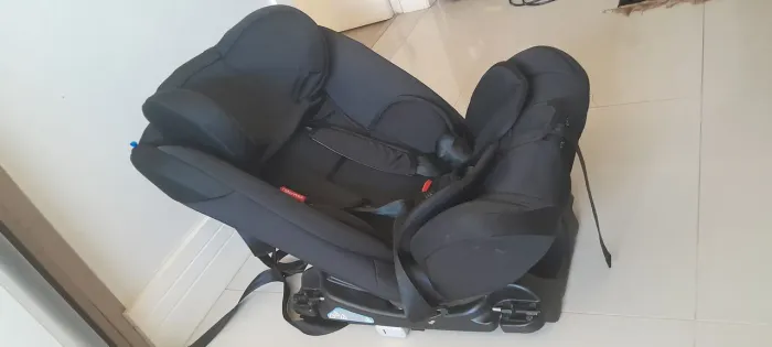 Cadeira Fisher-Price de recém nascido até 36kg com Isofix.