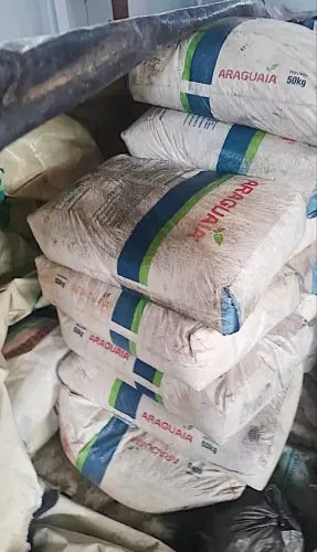 38 Sacos de Sulfato de Amônia 50kg cada R$ 100 cada saco