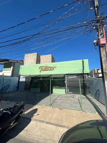Alugo casa em excelente localização no Bairro Salgado Filho.