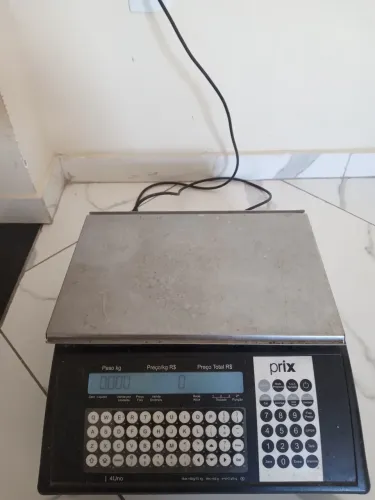 Vendo uma balança