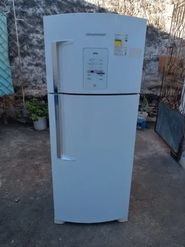 Geladeira toda boa