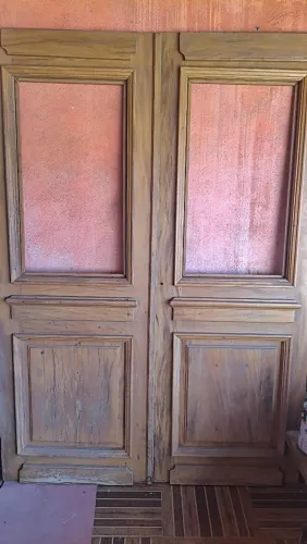 Portas de demolição, peroba rosa almofadadas tamanho 2 portas de 80 por 2.27