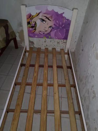 Cama infantil em madeira MDF/MDP e estrado de madeira