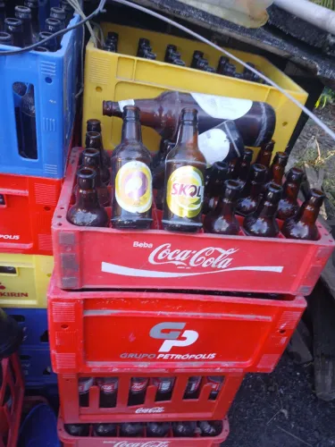 Caixa de coca cola ks e LS de litrinho , Sokol 600ml .