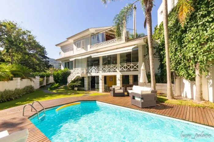 Casa com vista para a Lagoa da Conceição e para a montanha Condomínio SAULO RAMOS - Floria