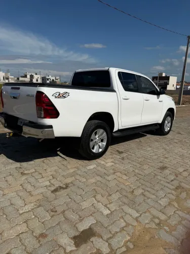 Toyota Hilux CD SR 4X4 2.8 TDI Diesel Aut. 2018