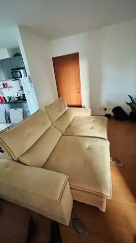 Sofá reciclável e retrátil