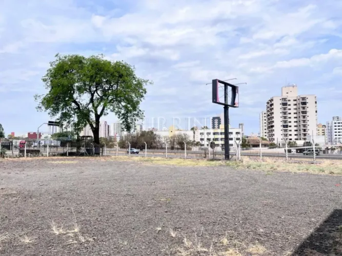 Galpão para locação na Rodovia Marechal Rondon em Bauru -SP com 581m².