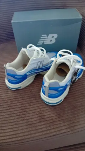 Tênis New balance 1000