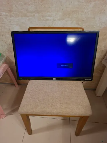 TV LCD STI pra sair rápido! Tela um pouco escura 