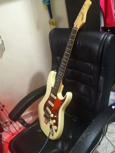 Guitarra Tagima T635