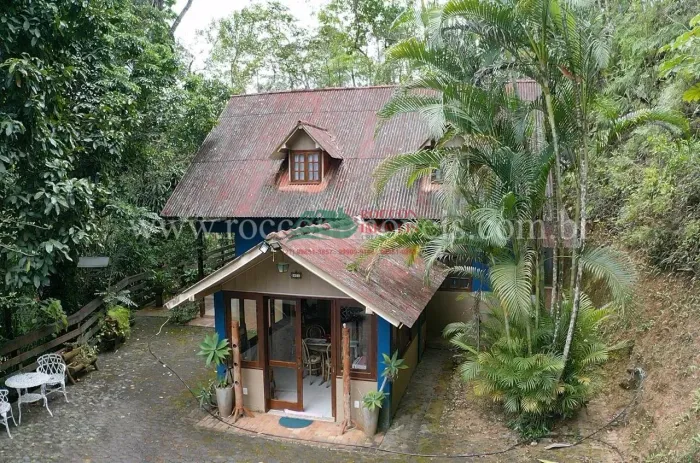 Casa (Em condomínio), com 4 quartos e 1 banheiros à Venda, 250 m² em Domingos Martins/ES