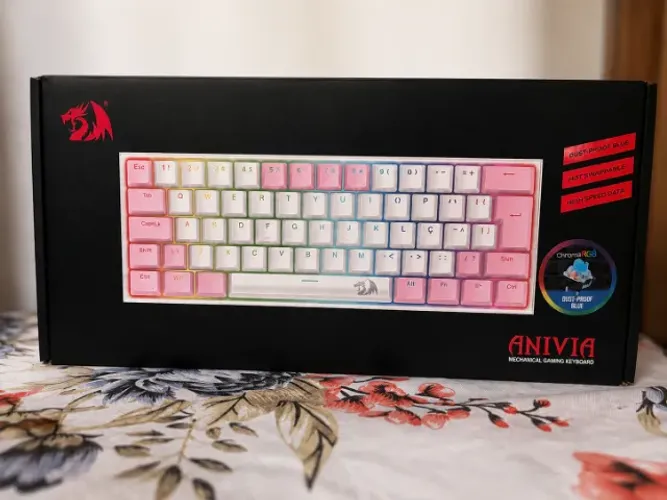 Teclado Mecânico Gamer Redragon Anivia RGB Branco/Rosa 60% - Novo Lacrado
