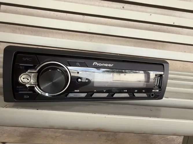 Vende se rádio pionner MVH-S218BT