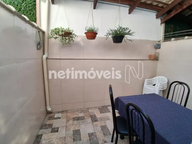 CASA EM CONDOMINIO A VENDA , 2 QUARTOS E 1 VAGA !