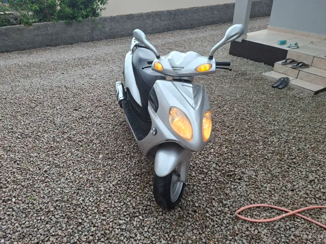 Vendo moto Sundown future